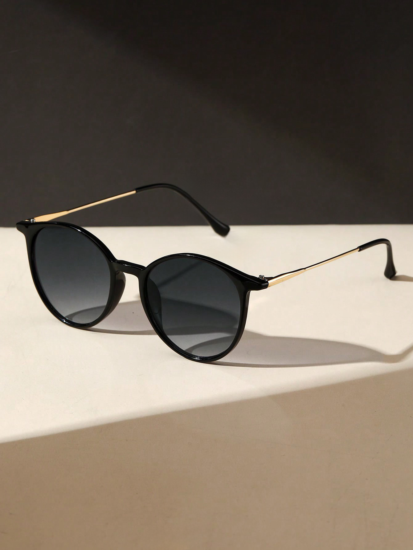 Men'S Fashion Round Glasses - 1 Buah Kacamata Hitam Wanita Logam